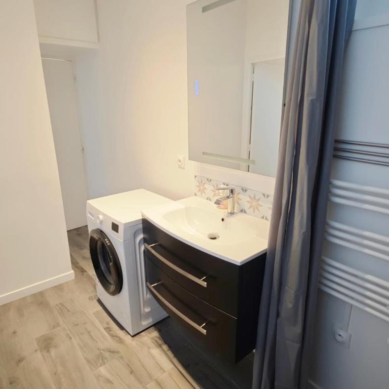 Notre Dame in Latin Quarter Stylish Flat for 6 - Appartement 2 Chambres avec Balcon - 17