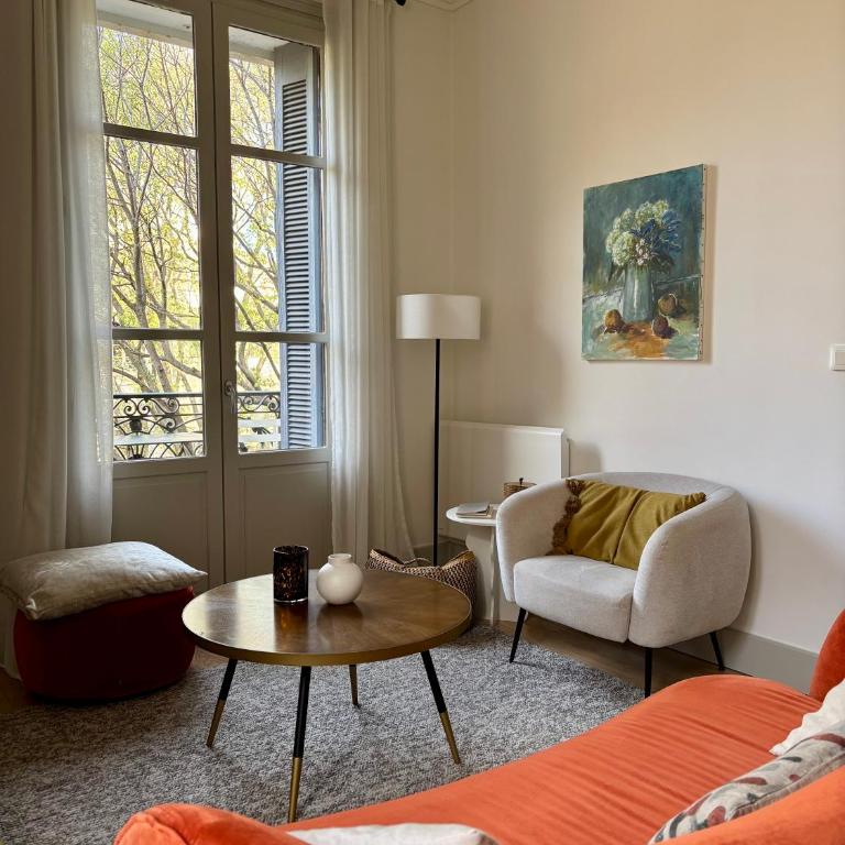 Nimes , appartement rénové dans immeuble classé. - Appartamento con 2 Camere da Letto - 11