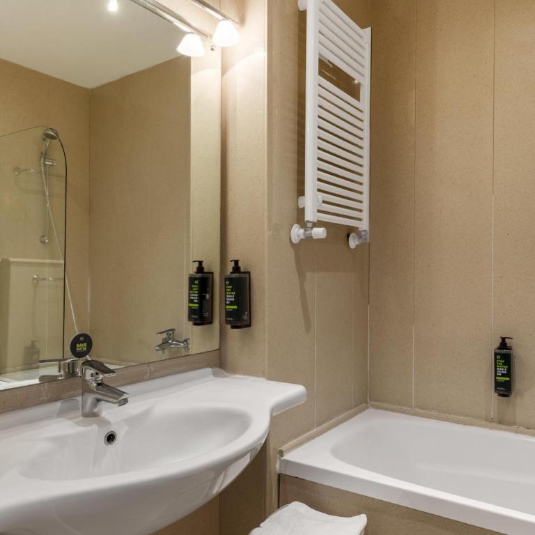 B&B Hotels Park Hotel Suisse Santa Margherita Ligure - Camera Matrimoniale con Vista Mare - 6