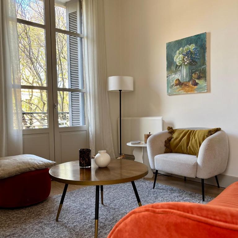Nimes , appartement rénové dans immeuble classé. - Appartamento con 2 Camere da Letto - 4