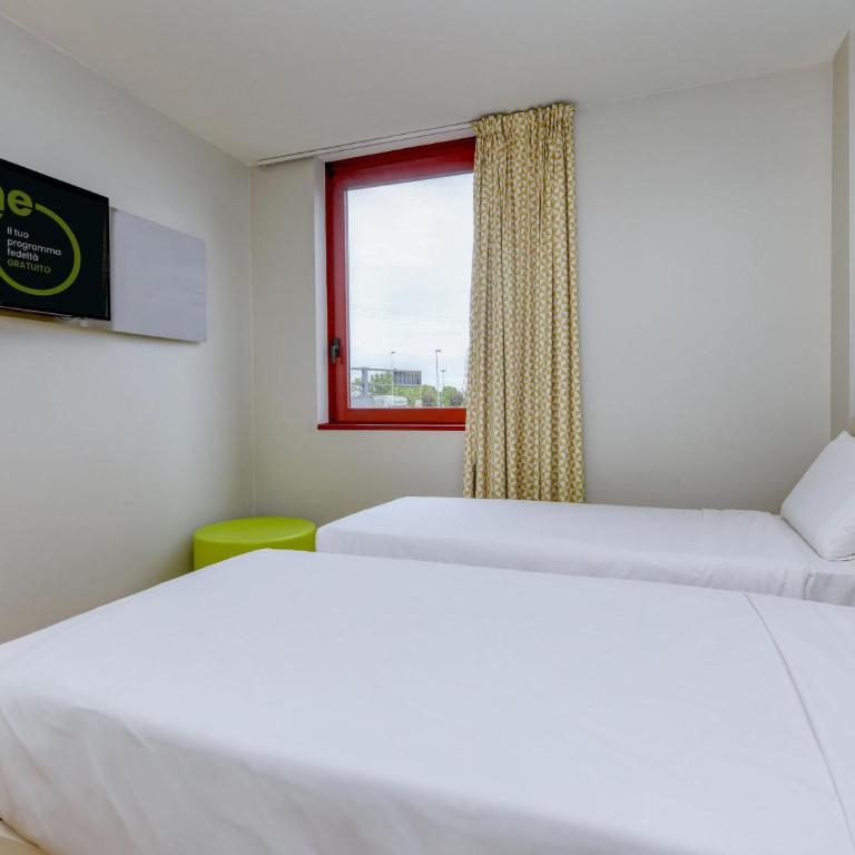 B&B Hotel Verona - Camera Doppia con Letti Singoli - 1
