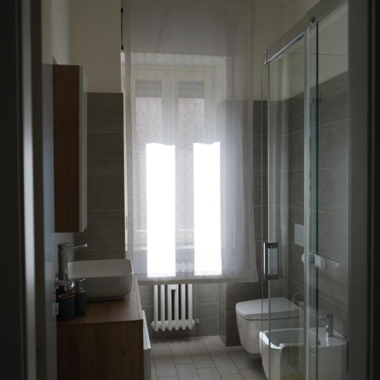 Uni Apt Bergamo - Appartamento Deluxe con 2 Camere da Letto e Balcone - 18