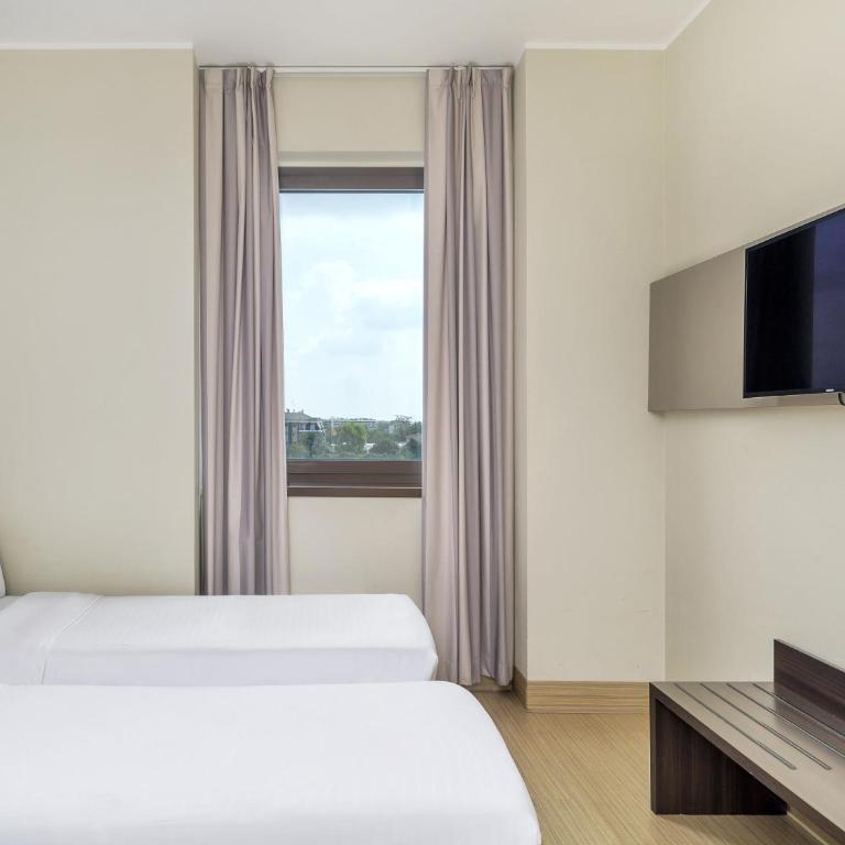 B&B Hotel Milano-Monza - Camera Doppia con Letti Singoli - 2