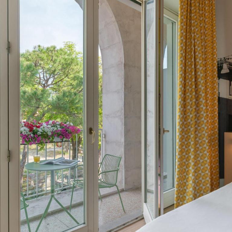B&B Hotel Treviso - Camera Matrimoniale con Terrazza - 4
