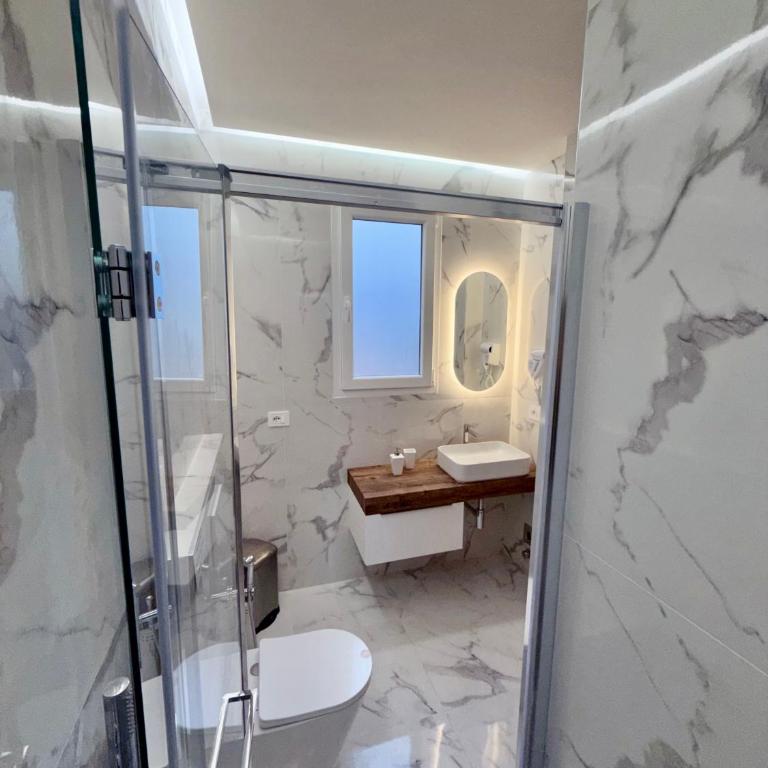 A stone's throw from the Duomo - Three-Bedroom Apartment - 4