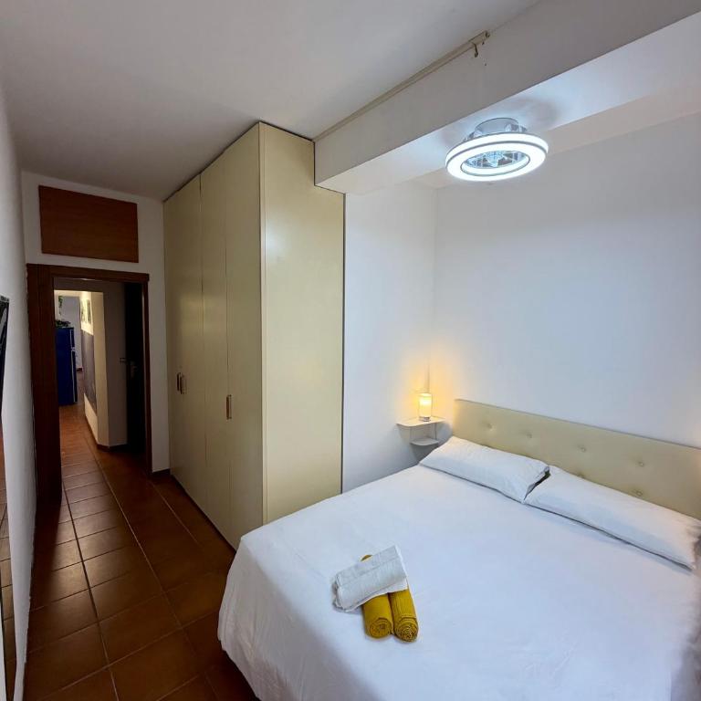 A stone's throw from the Duomo - Three-Bedroom Apartment - 14