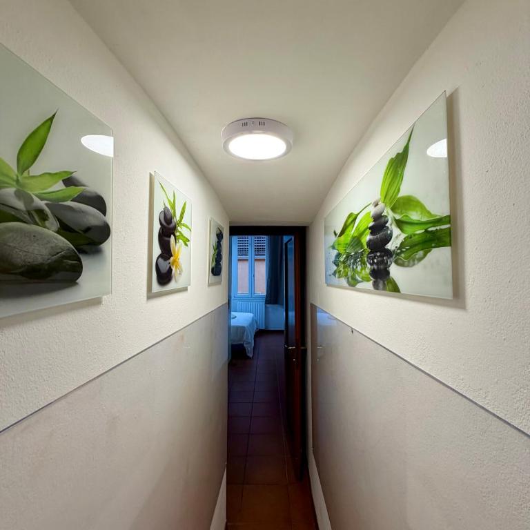 A stone's throw from the Duomo - Three-Bedroom Apartment - 21