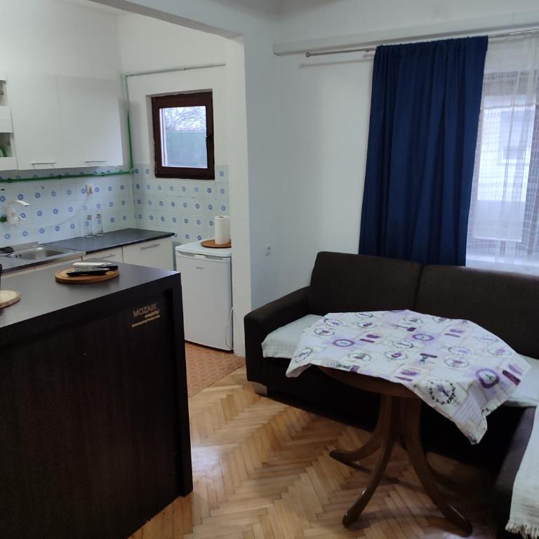 Happy - One-Bedroom Apartment - 10