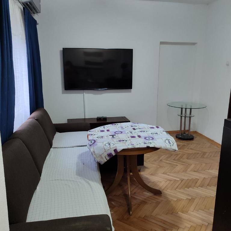 Happy - One-Bedroom Apartment - 8
