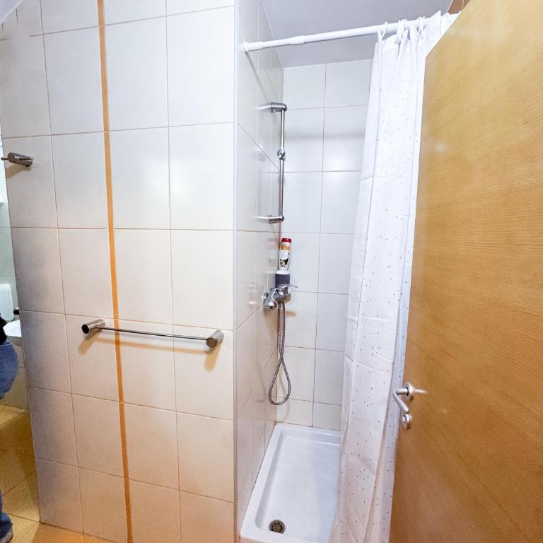 VENAC Belgrade Rooms - Single Room with Bathroom - 3