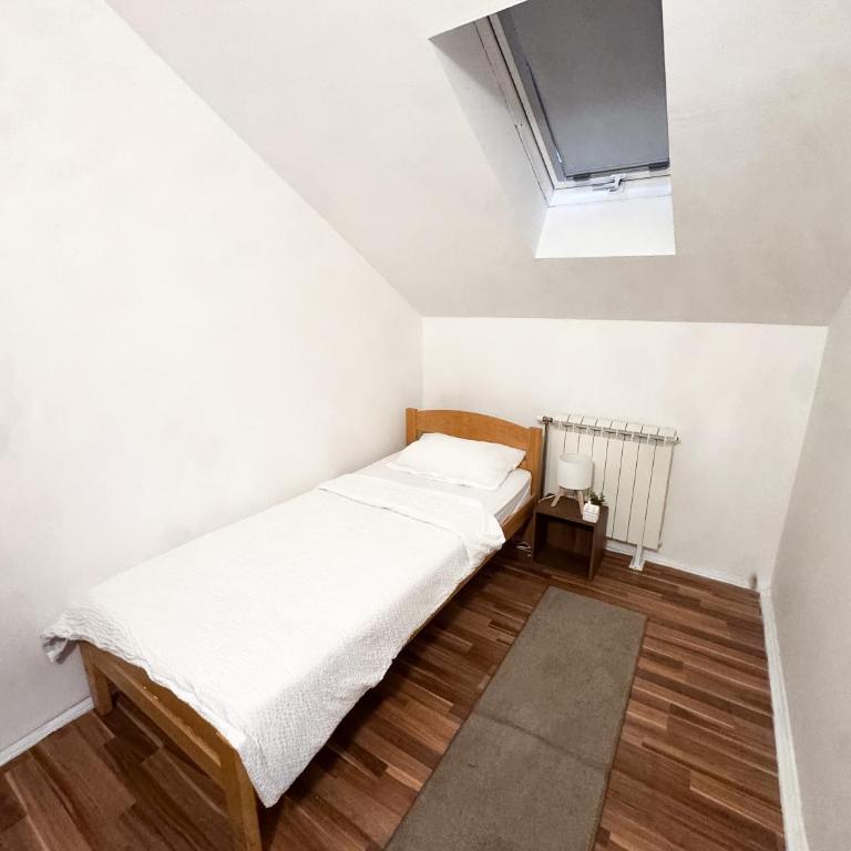 VENAC Belgrade Rooms - Single Room with Bathroom - 5