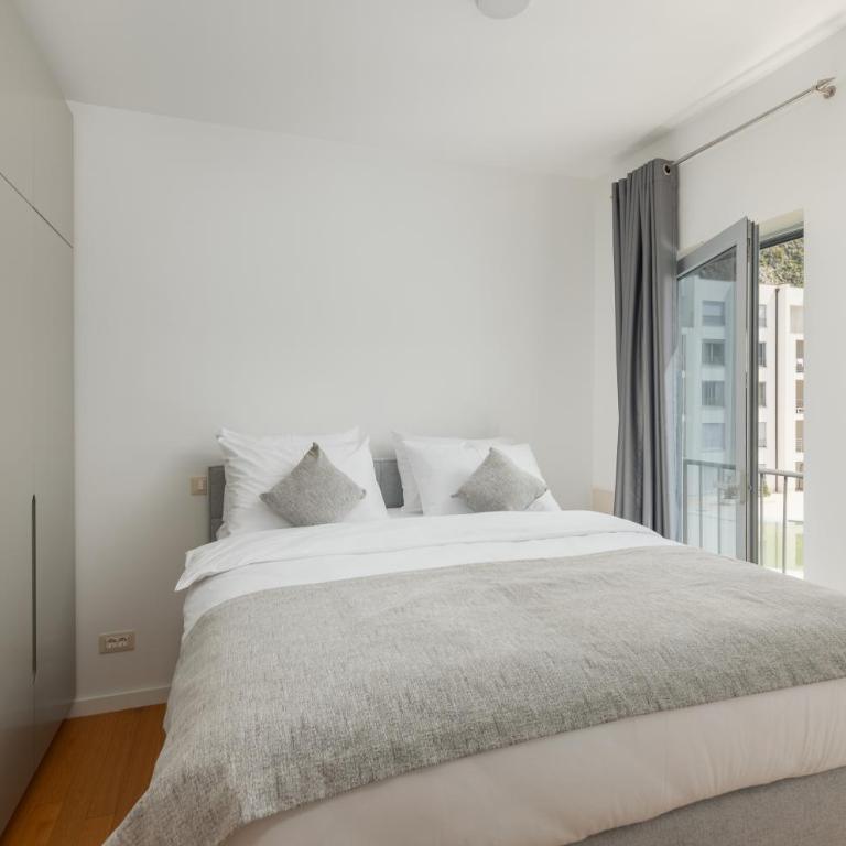Apartment Boka with Sea View - Two-Bedroom Apartment with Balcony and Sea View - 13