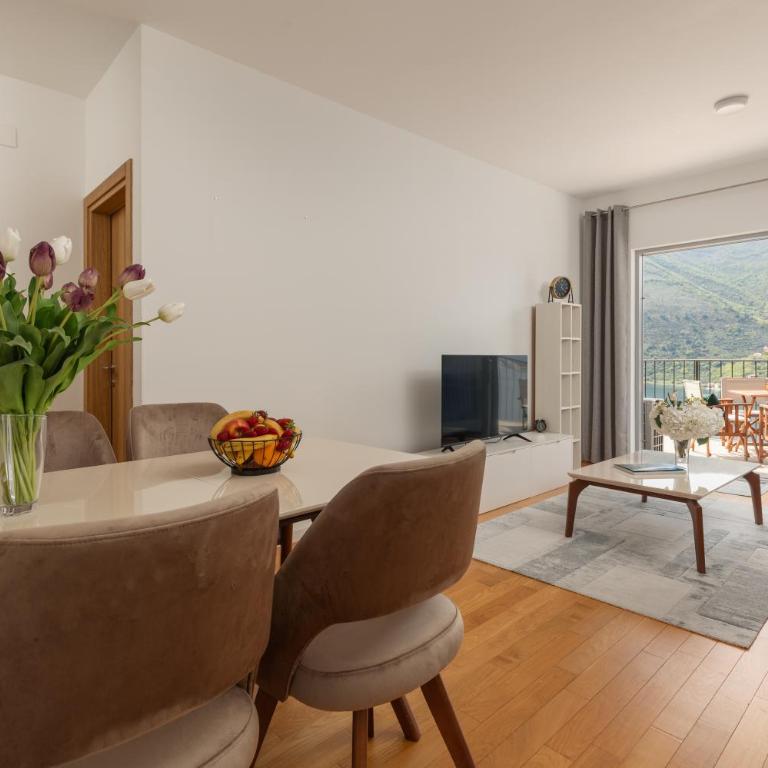 Apartment Boka with Sea View - Two-Bedroom Apartment with Balcony and Sea View - 8