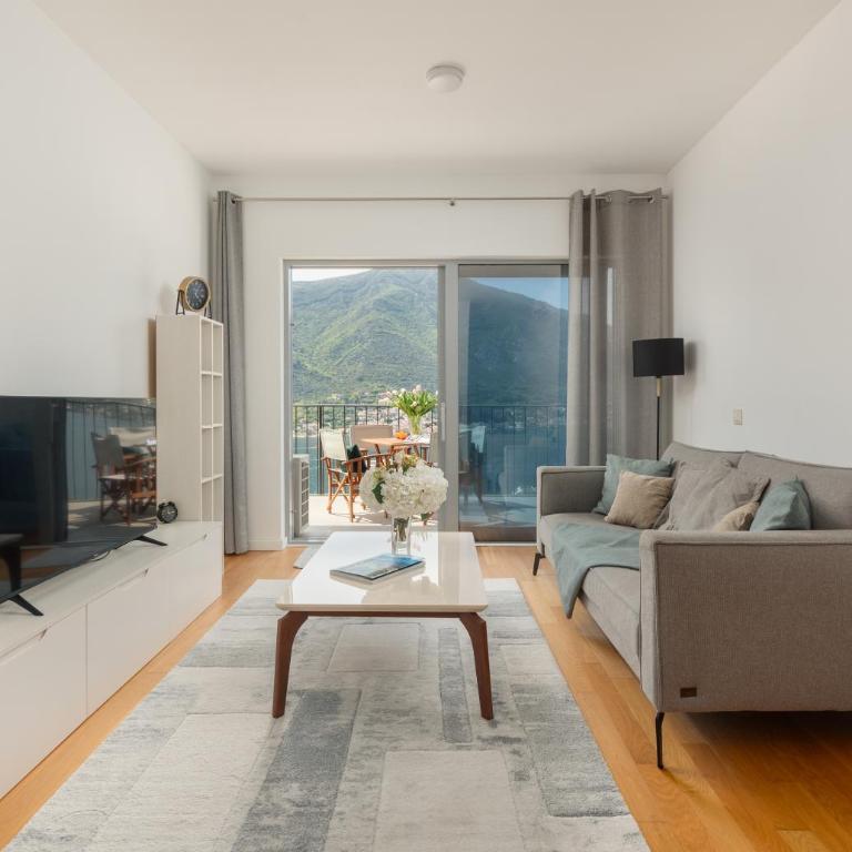 Apartment Boka with Sea View - Two-Bedroom Apartment with Balcony and Sea View - 6