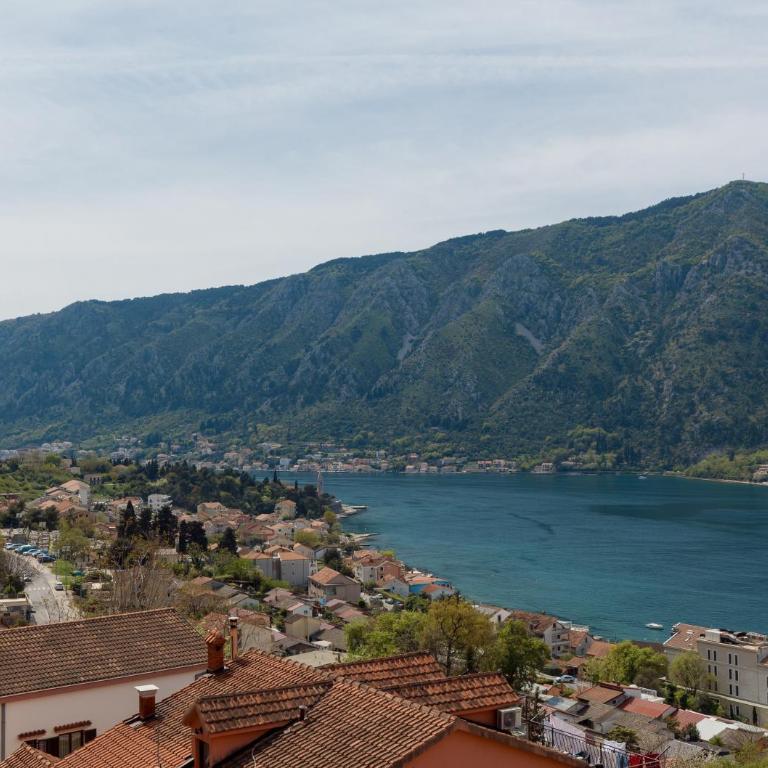 Apartment Boka with Sea View - Two-Bedroom Apartment with Balcony and Sea View - 3