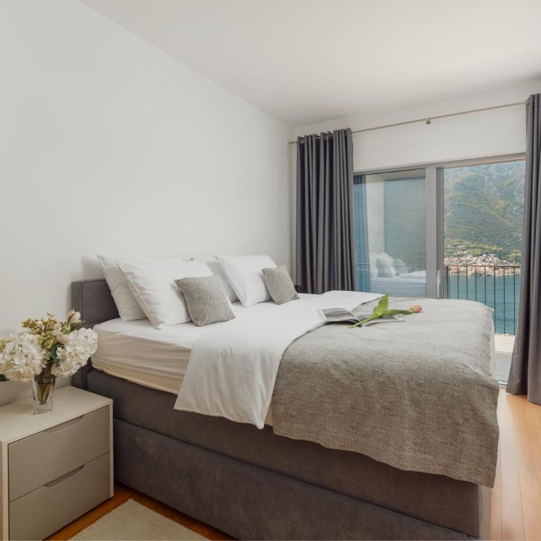 Apartment Boka with Sea View - Two-Bedroom Apartment with Balcony and Sea View - 11