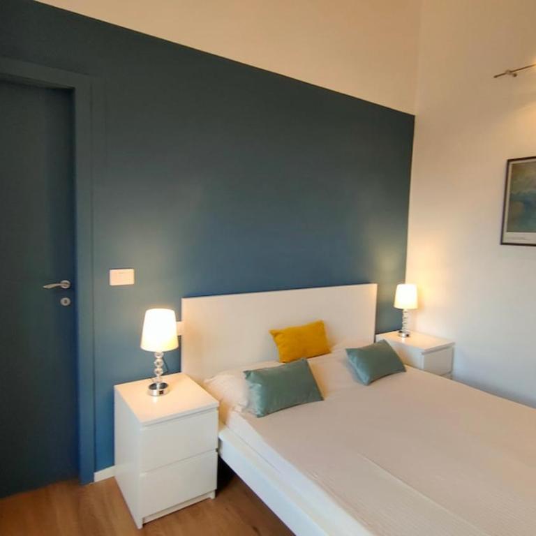 Royal Turin downtown - Two-Bedroom Deluxe Apartment with Balcony - 13