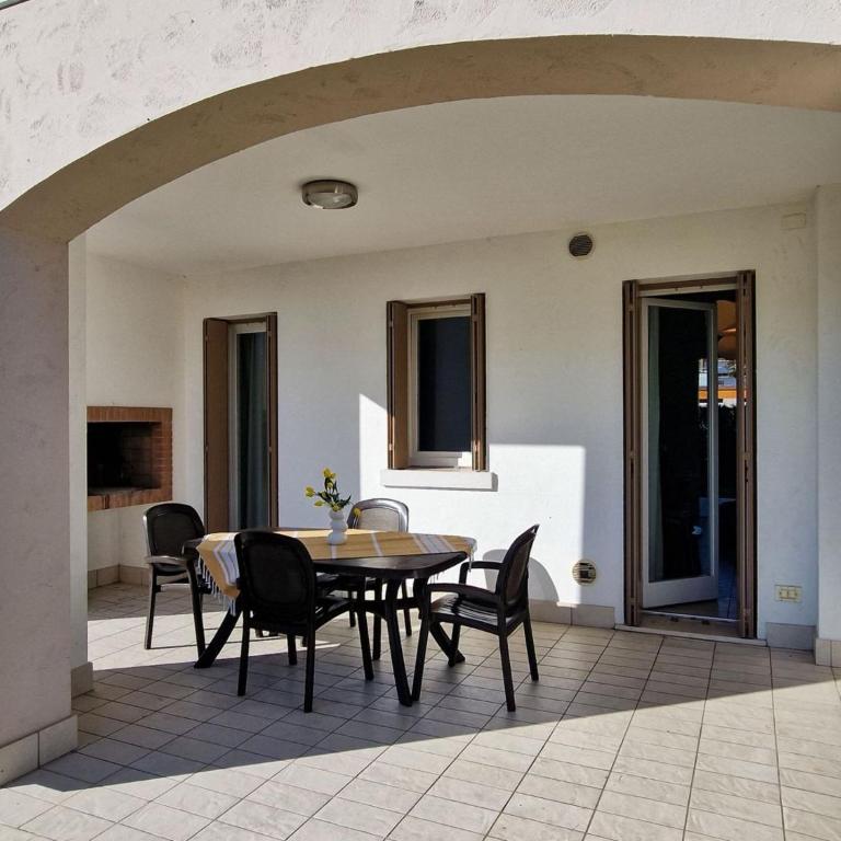 Elegant pool-front flat with fenced garden - Appartamento - 8