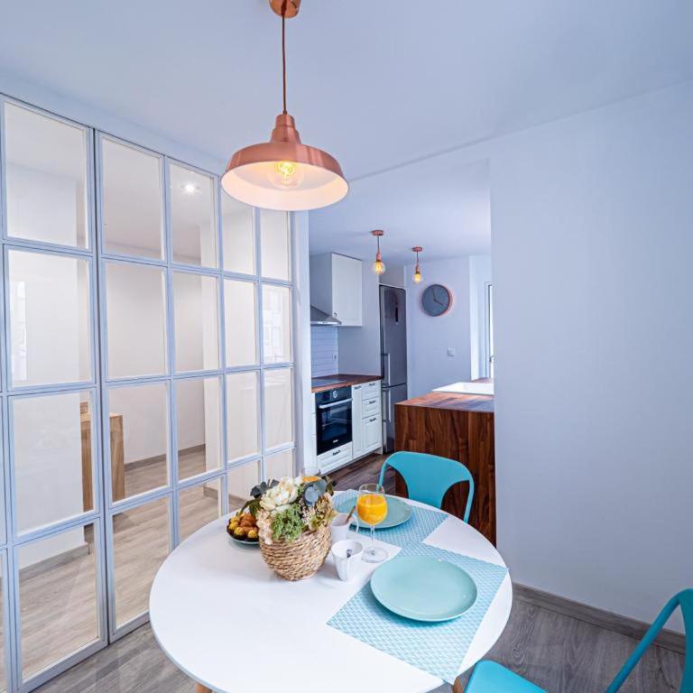 Malagueta BEACH VIBES - Three-Bedroom Apartment - 2