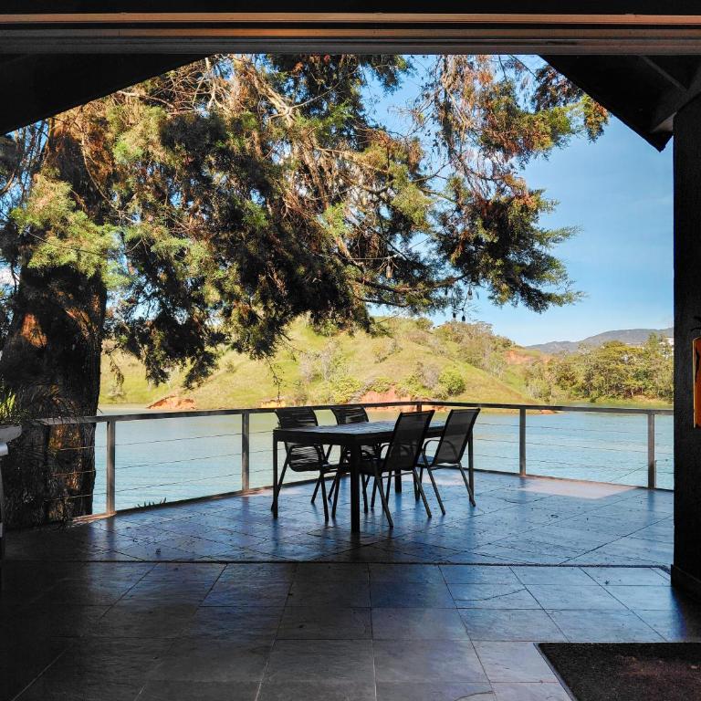 Cottage on the Lake - Cabaña privada - Guatapé - Jacuzzi - Casa de 3 dormitorios - 2