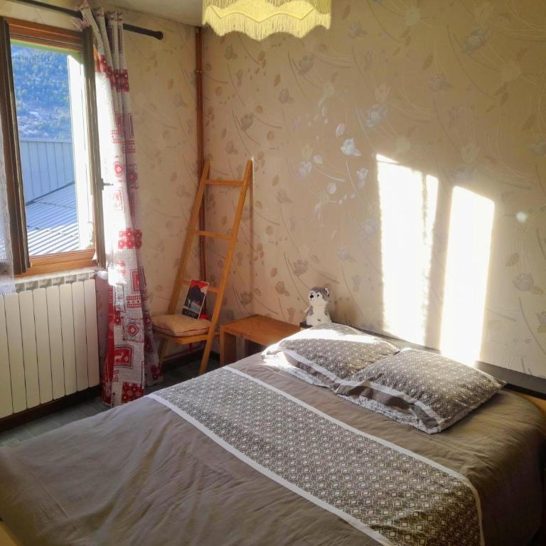 Les Hauts du Pâquier - Habitación Doble con vistas a la montaña - 1