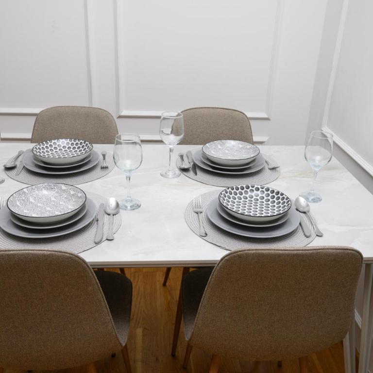 2 bedroom Apartment Private Parking Downtown Novi Sad - Apartman sa 2 Spavaće Sobe i Terasom - 18