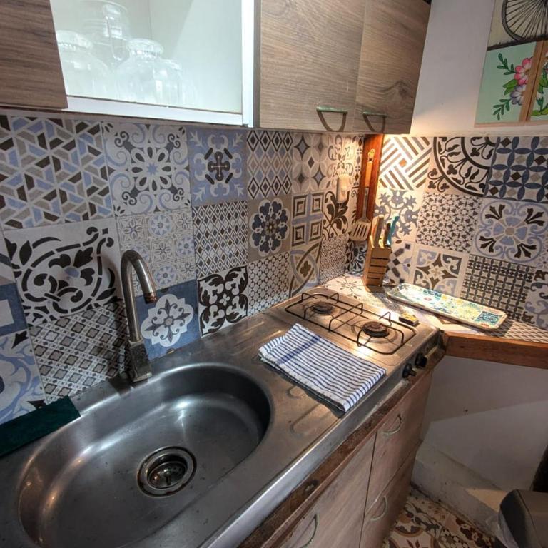 Seafront Flat - One-Bedroom Apartment - 11