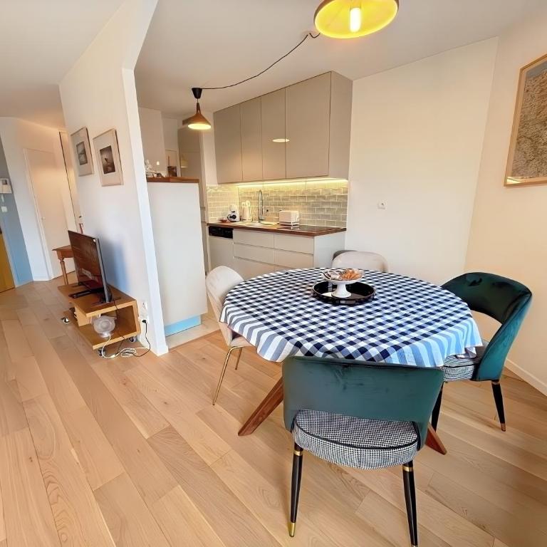 Résidence calme avec balcon privé & vue sur Caen - Two-Bedroom Apartment with Balcony - 29