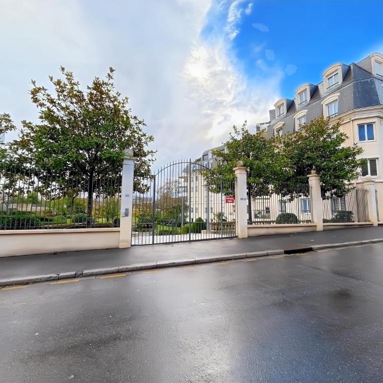 Résidence calme avec balcon privé & vue sur Caen - Two-Bedroom Apartment with Balcony - 33