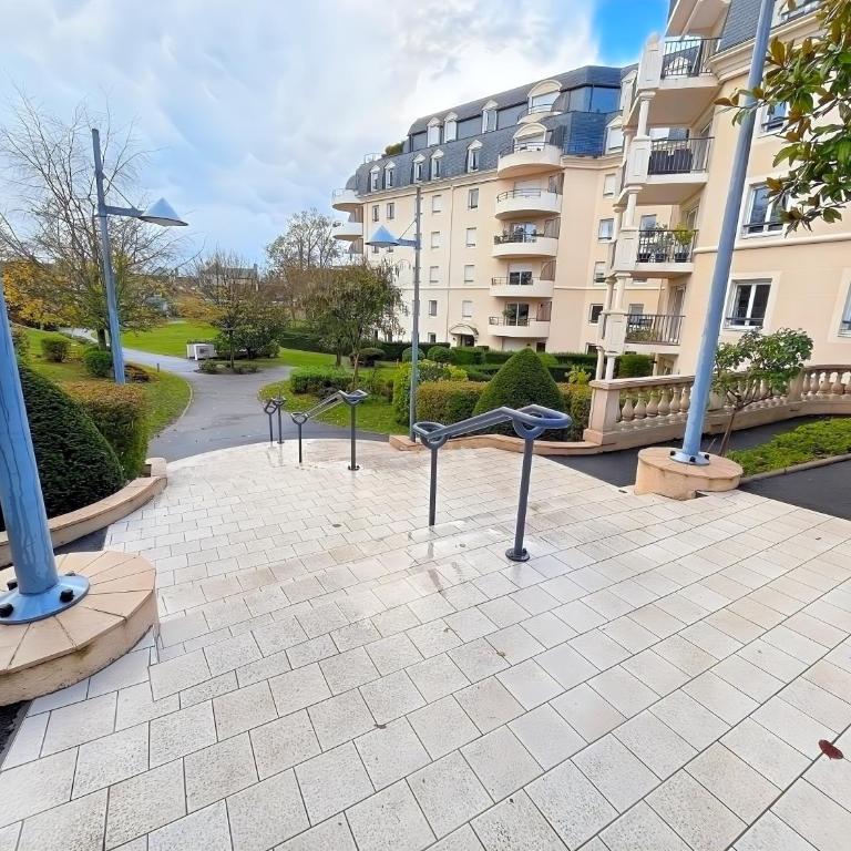Résidence calme avec balcon privé & vue sur Caen - Two-Bedroom Apartment with Balcony - 34