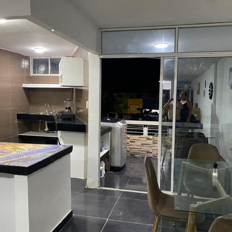 Apartamento Brisa Marina cómodo y accesible - Two-Bedroom Apartment - 9