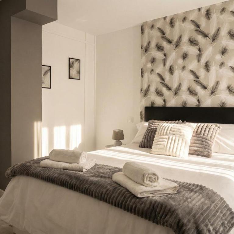 Brand-New 2BR Apt Near Center - FREE Parking - Apartamento de 2 dormitorios - 4