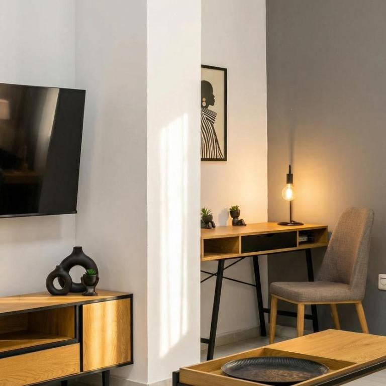 Brand-New 2BR Apt Near Center - FREE Parking - Apartamento de 2 dormitorios - 14