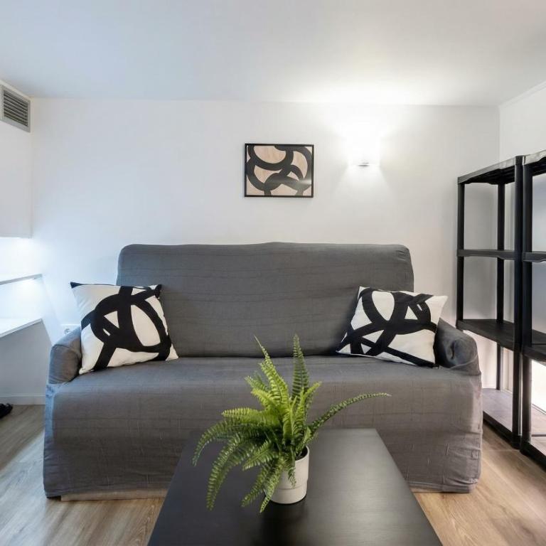 Brand-New 2BR Apt Near Center - FREE Parking - Apartamento de 2 dormitorios - 28