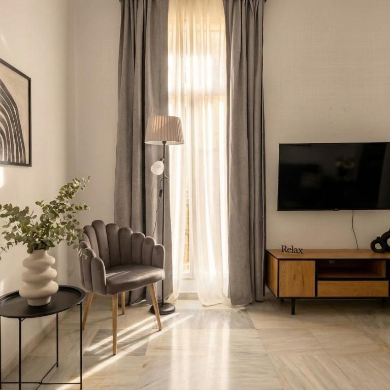 Brand-New 2BR Apt Near Center - FREE Parking - Apartamento de 2 dormitorios - 34