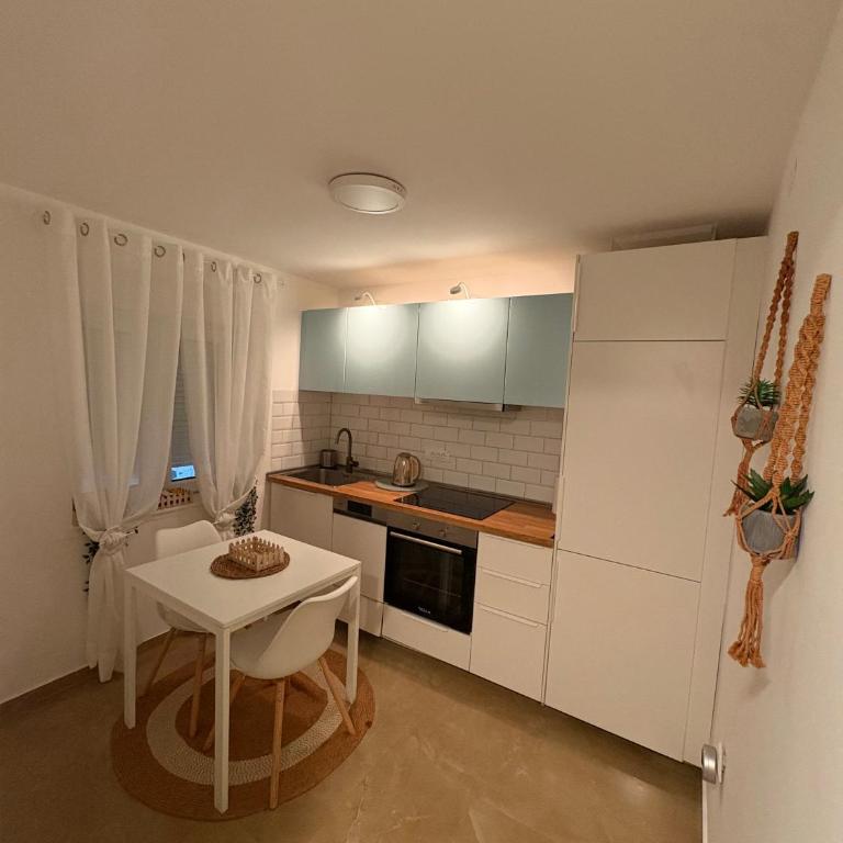 Studio Slaviya - One-Bedroom Apartment - 7