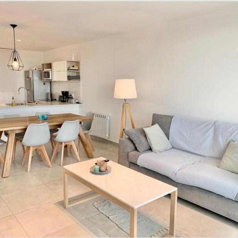 Departamento Premium frente al mar en Monte del Este - Apartamento de 2 dormitorios con balcón y vistas al mar - 2