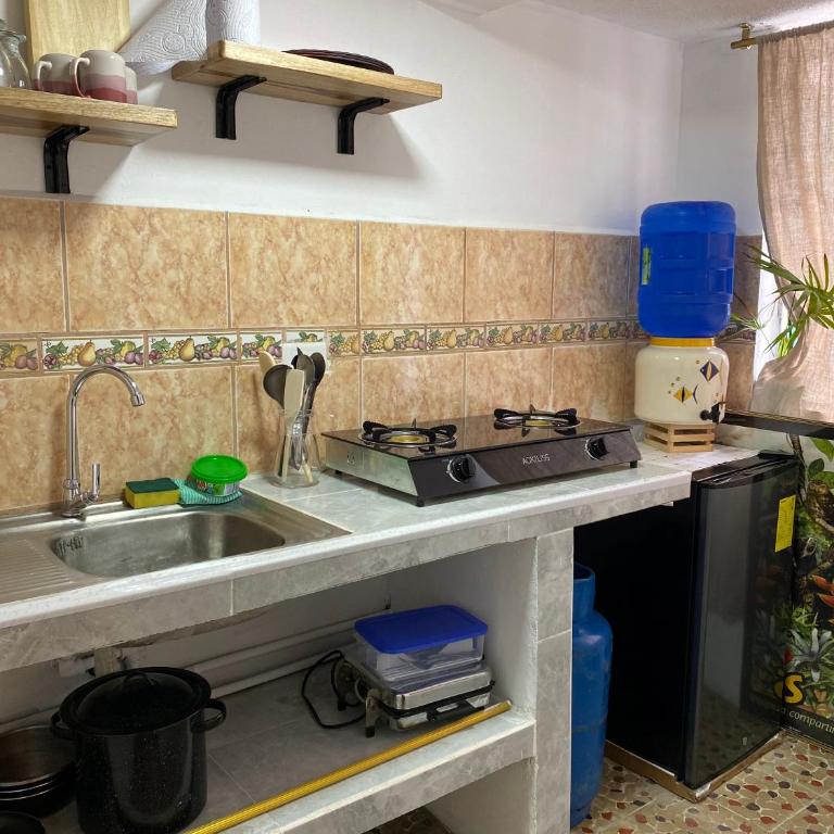 Posada Los Olivos - Triple Room with Private Bathroom - 7