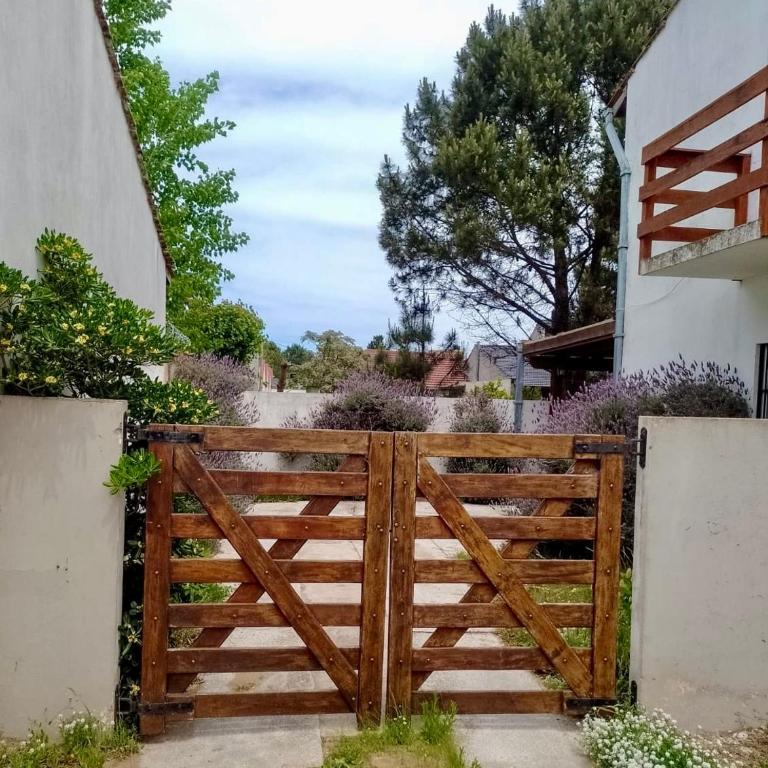 Triplex Las Lavandas en Mar del Tuyú - Casa de 3 dormitorios - 1