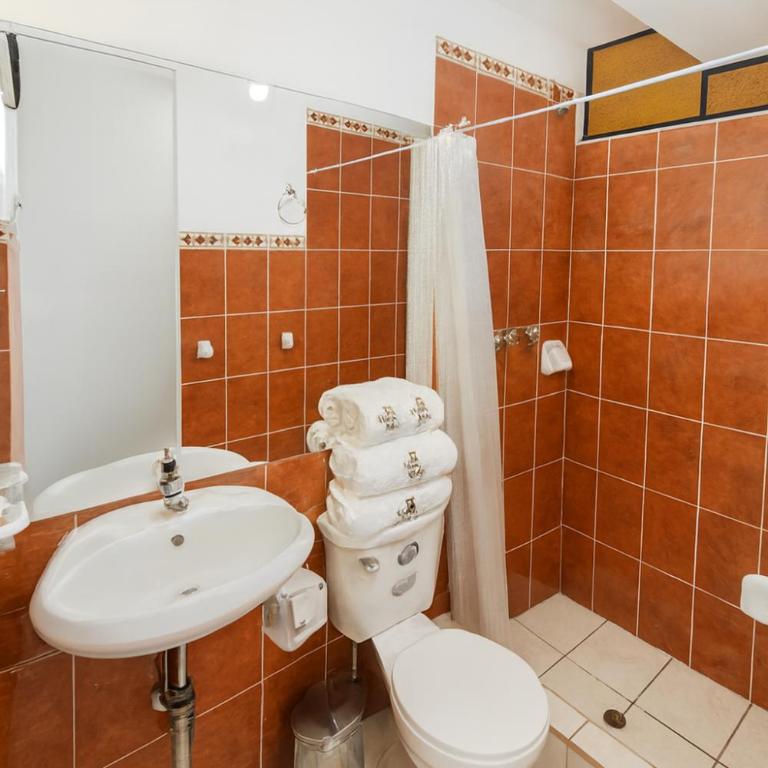 Hanaq House - Triple Room with Private Bathroom - 4