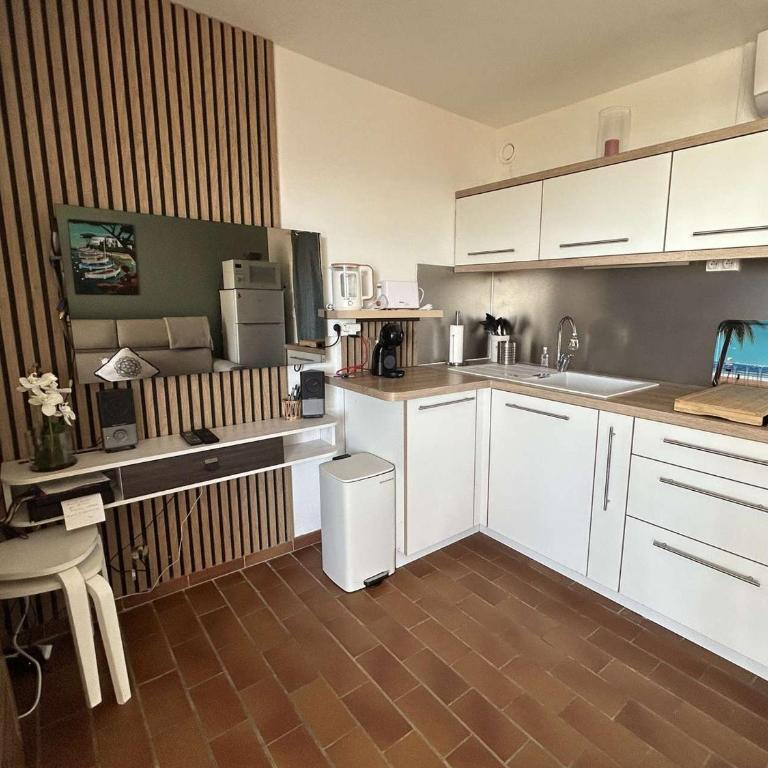 Appartement refait à neuf avec climatisation - Six-Fours-les-Plages - FR-1-845-9 - Apartment - 8