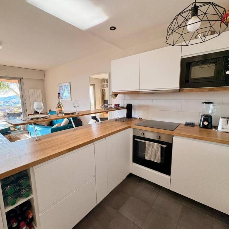 Appartement T3 à Bormes-les-Mimosas - Proche plages et commodités - FR-1-816-37 - Apartment - 3