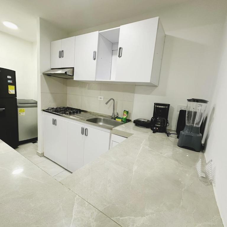 Moderno al norte, Full equipado, Primer piso ,2Aires 6 camas con Patio - Two-Bedroom Apartment - 28