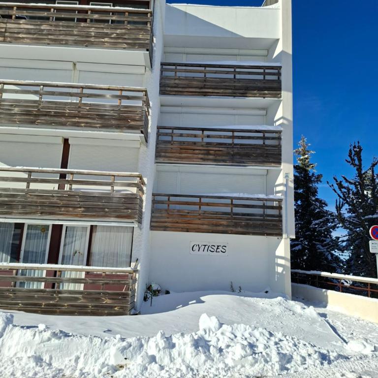 Les Cytises classé 3 étoiles au col de Chamrousse à 1750 - Appartement 2 Chambres avec Balcon - 40