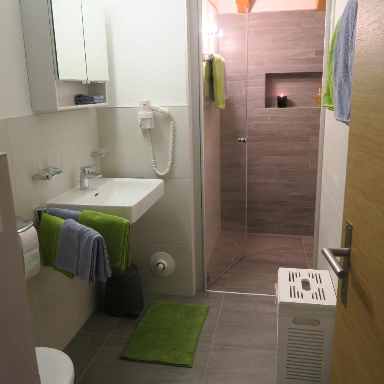 Apartment Madlaina - Apartment mit 2 Schlafzimmern und Balkon - 10