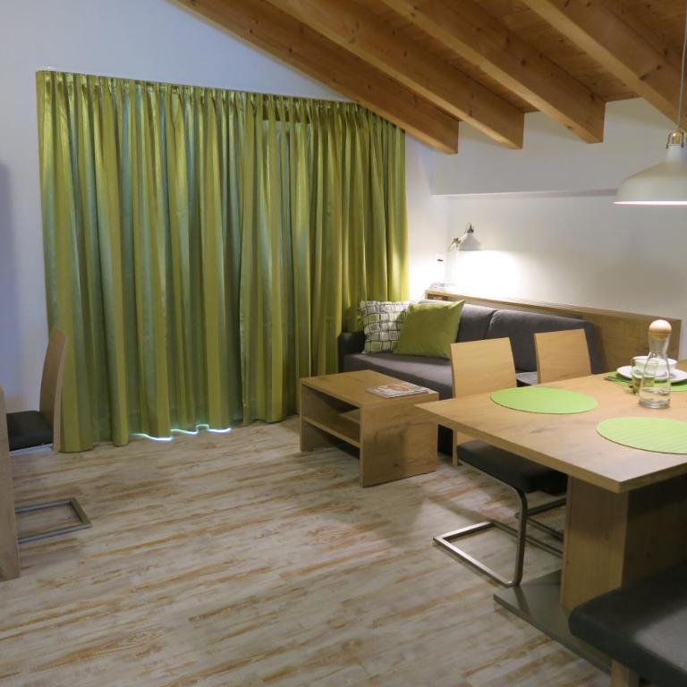Apartment Madlaina - Apartment mit 2 Schlafzimmern und Balkon - 1