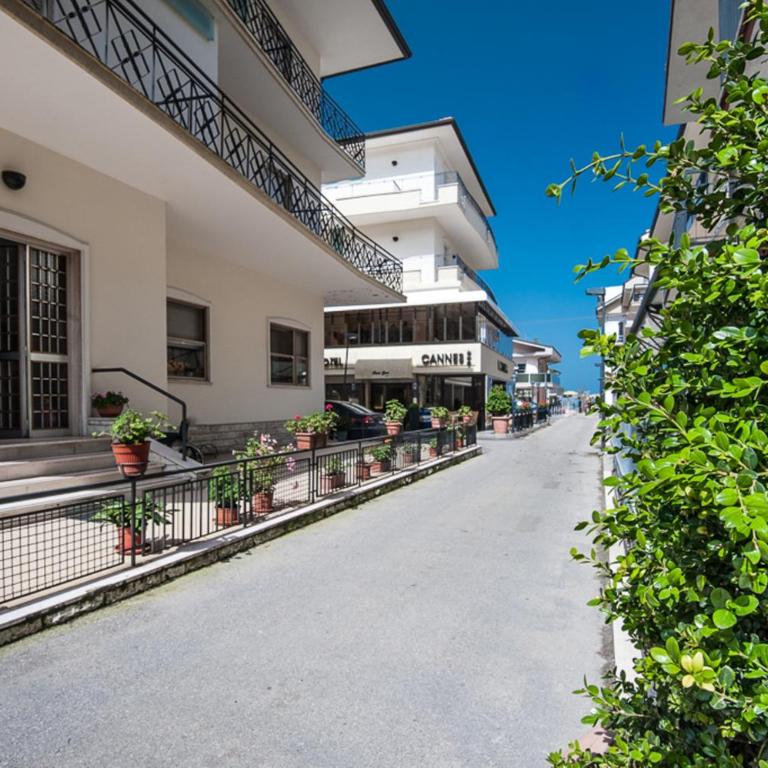 Hotel Cannes - Camera Matrimoniale - Dependance - 2