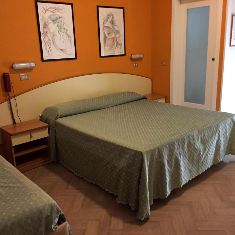 Hotel Cannes - Camera Matrimoniale - Dependance - 1