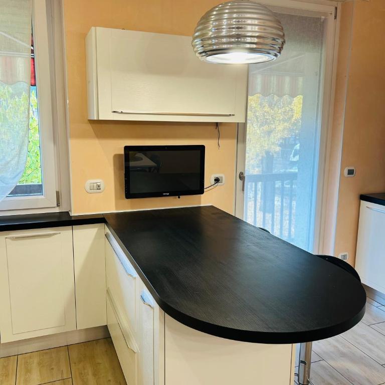 Urban Home Verona - Three-Bedroom Apartment - 29