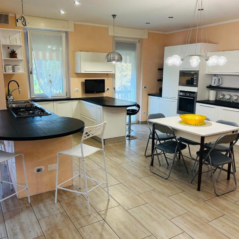 Urban Home Verona - Three-Bedroom Apartment - 10